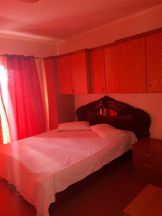Hotel Meteor New Shtoj ภายนอก รูปภาพ